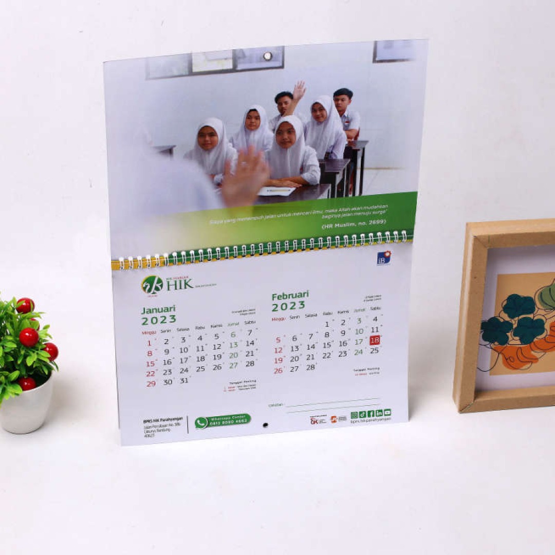Cetak atau buat Kalender Dinding berkualitas dan murah di Garut